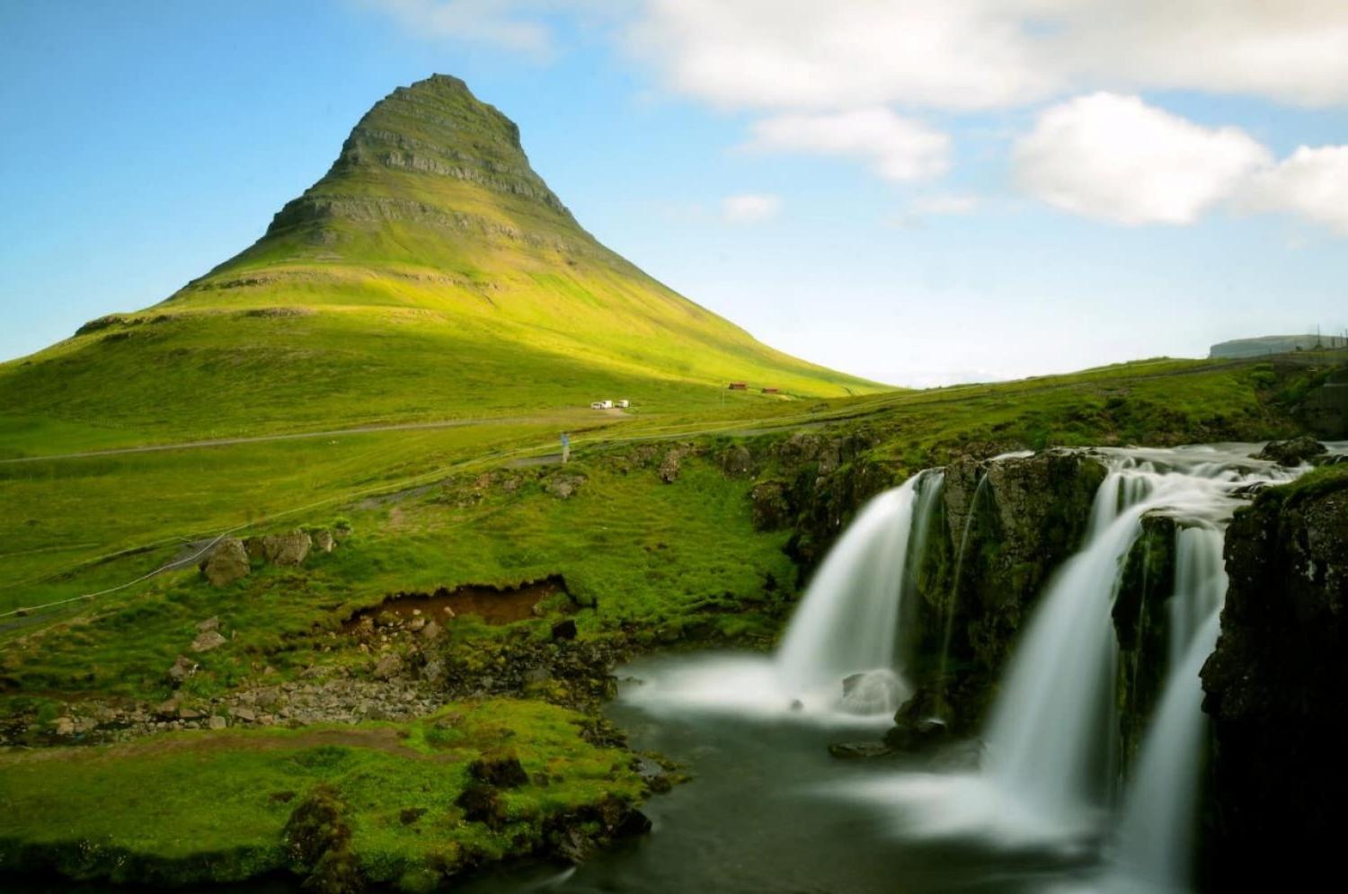 冰岛上镜最多的山峰